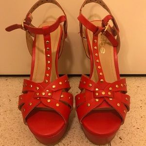 NWT Bebe red platform heels